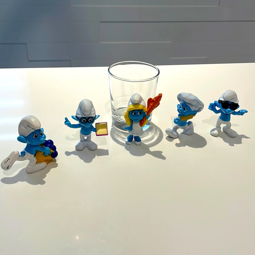 6 McDonalds Smurfs 2013 (Smooth, Baker, Smurfette, Brainy, 2011 (Greedy)